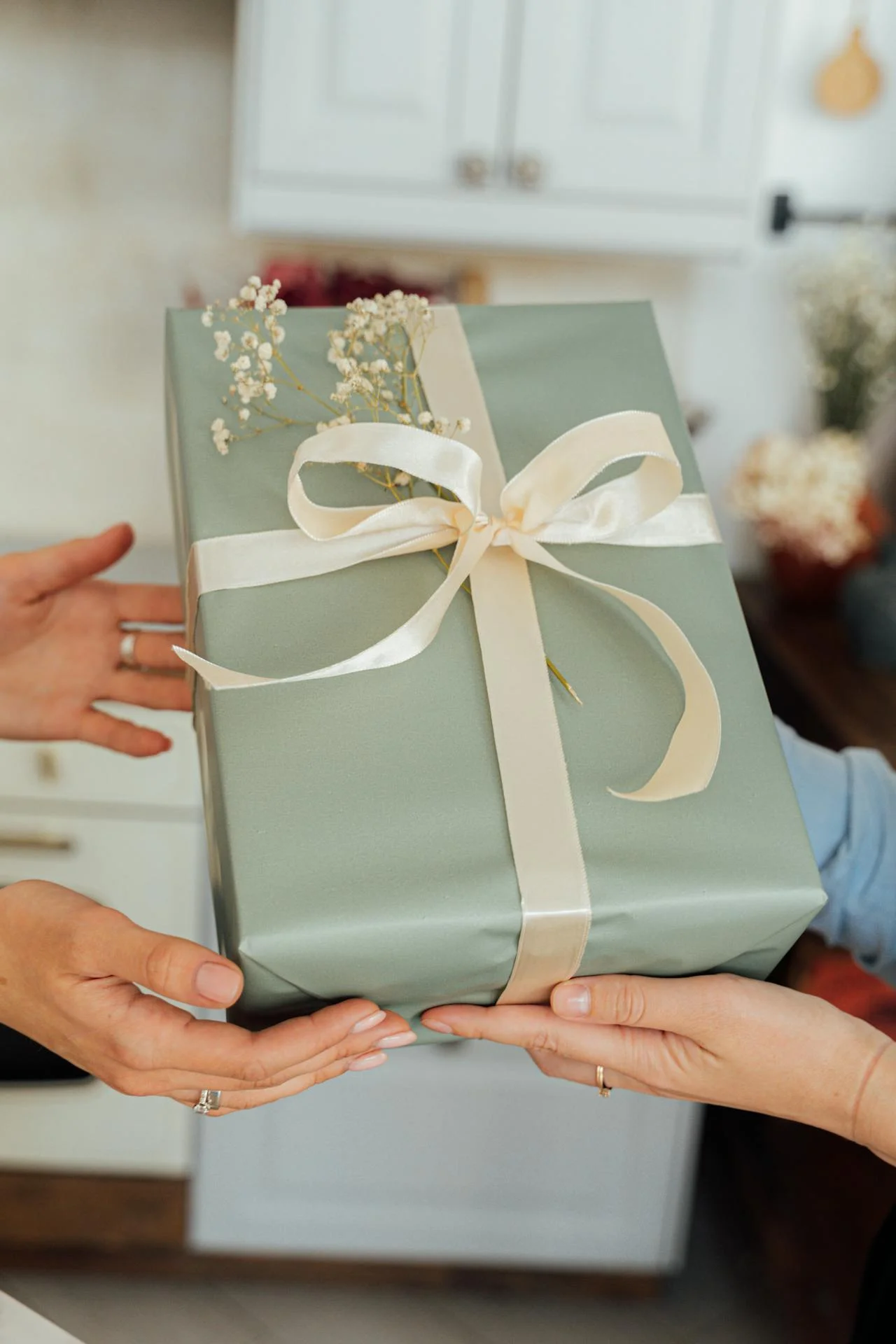 Welcome to Ashvithra – Where Gifts, Fashion & Emotions Unite.